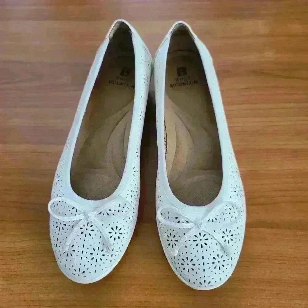 White Mountain Women's Knit Slip-on Sneaker Flat Shoes Flexible Outsole Sz 8.5